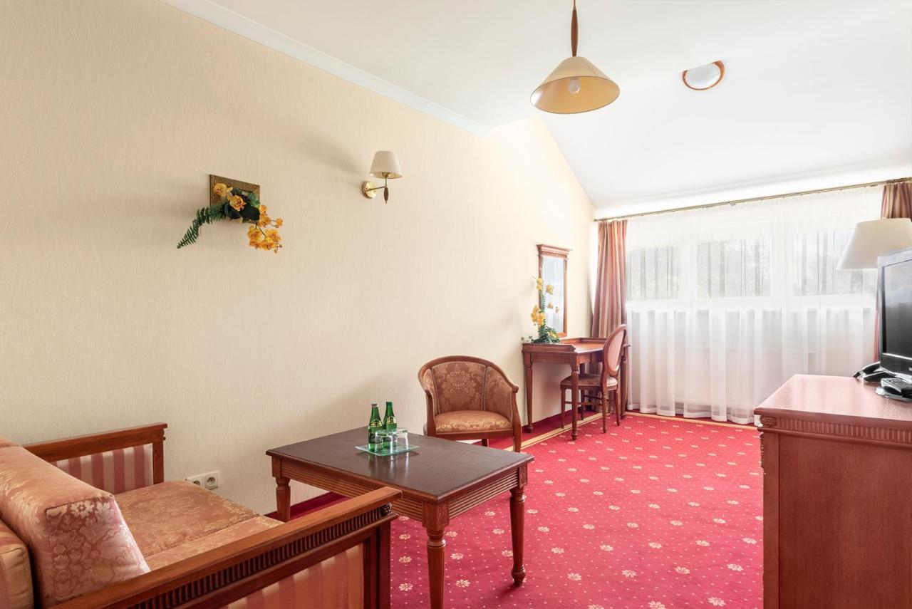 Hotel Stodolka Cminsk ภายนอก รูปภาพ
