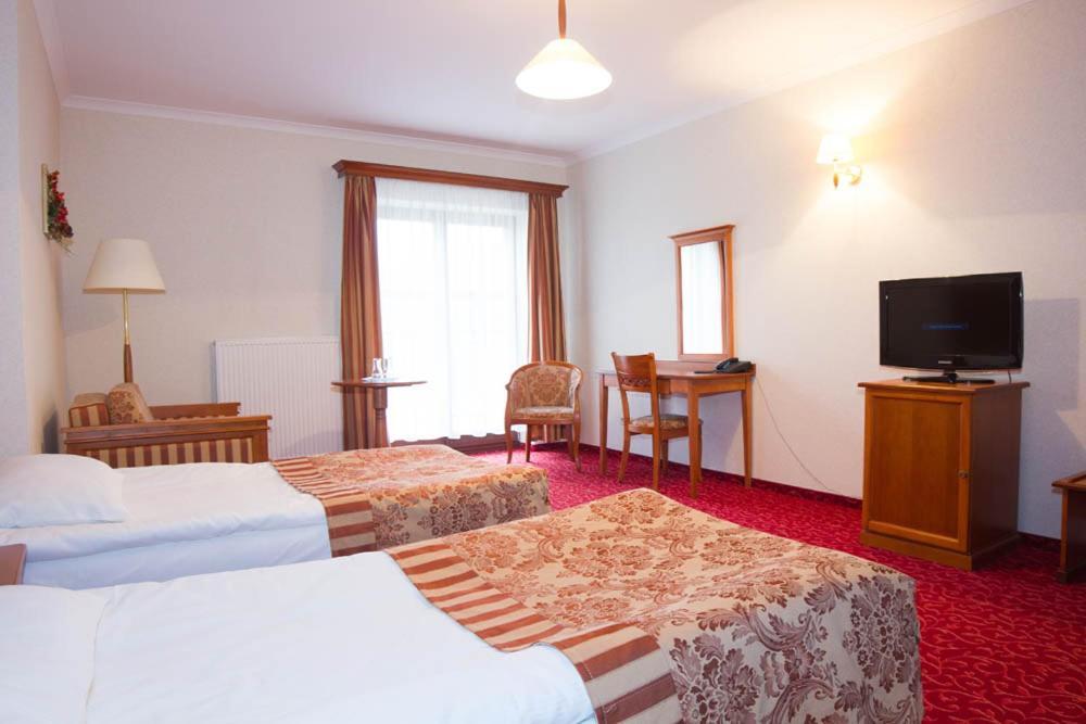 Hotel Stodolka Cminsk ภายนอก รูปภาพ