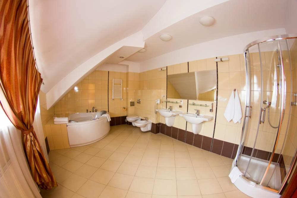 Hotel Stodolka Cminsk ภายนอก รูปภาพ