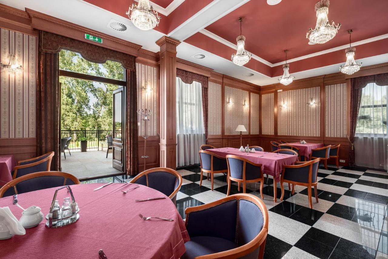 Hotel Stodolka Cminsk ภายนอก รูปภาพ
