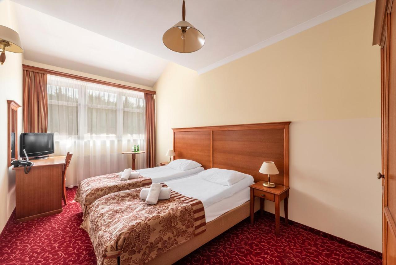 Hotel Stodolka Cminsk ภายนอก รูปภาพ
