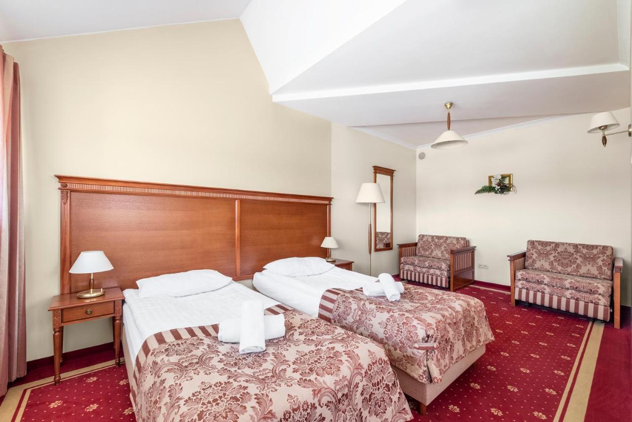 Hotel Stodolka Cminsk ภายนอก รูปภาพ